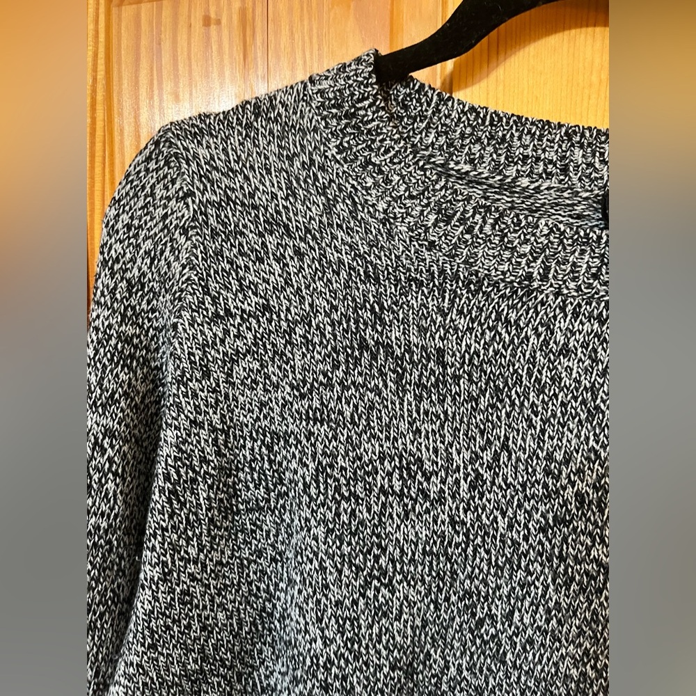 H&M Sweater - Picture 4 of 7